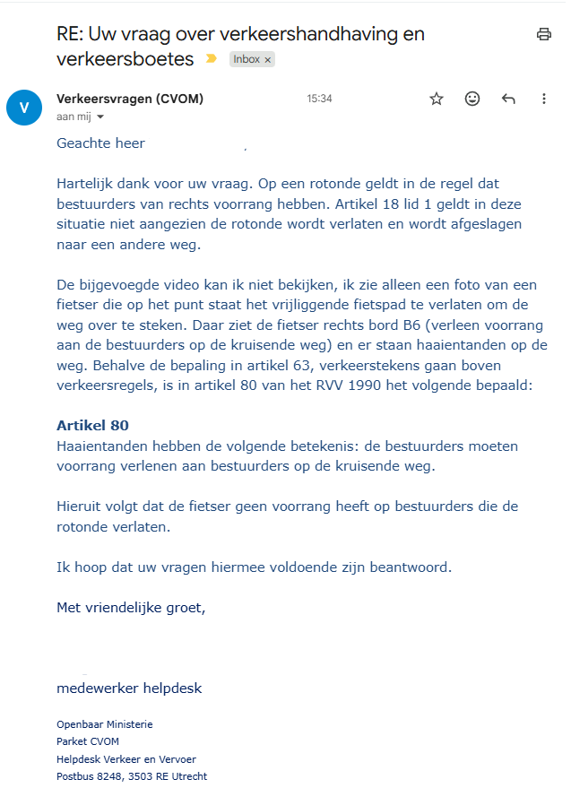 Geanonimiseerd antwoord van de Helpdesk Verkeer en Vervoer van Parket CVOM over voorrang bij een rotonde